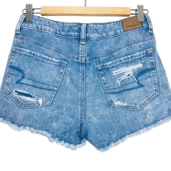 AMERICAN EAGLE Mid Rise Tomgirl Shorty Denim Distressed Shorts Size 2 - Picture 4 of 8